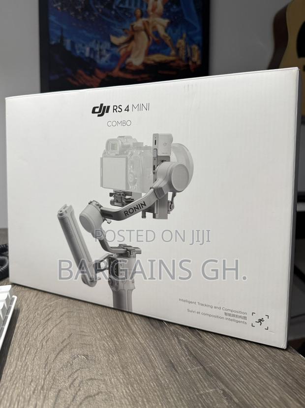 Dji Rs 4 Mini Combo Camera Gimbal Stabilizer · Photo 1