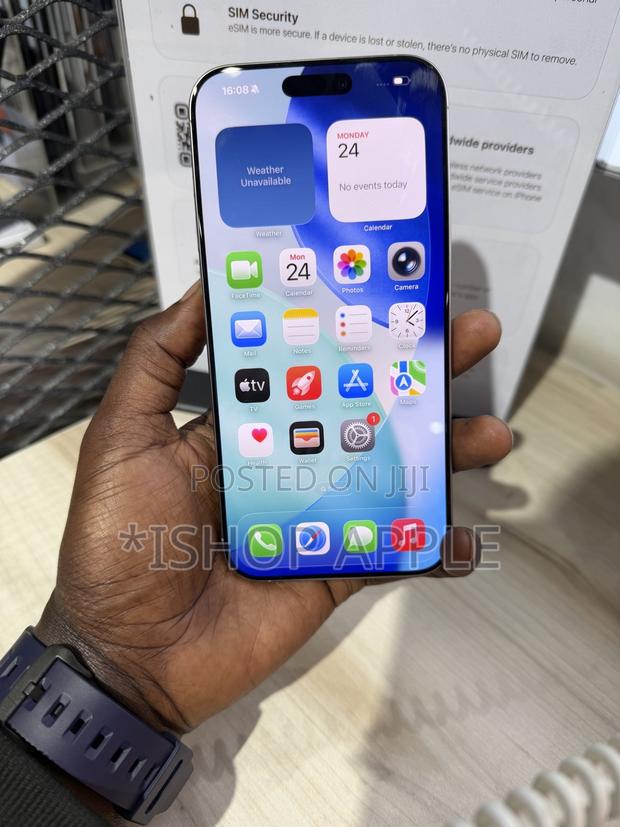 Apple iPhone 16 Pro Max 256 GB · Photo 1
