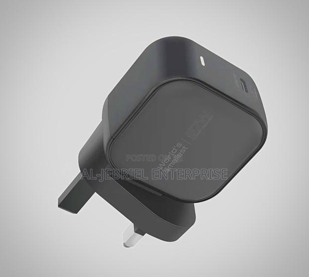 Promate 67w Charger · Photo 1