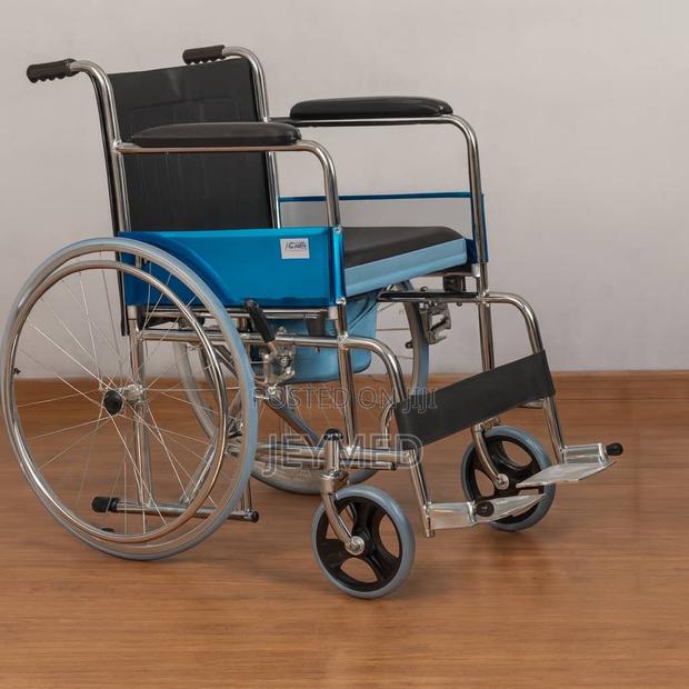 Commode Wheelchair · Photo 1
