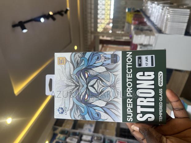 17 Pro Max / 17 Pro 17 Air Privacy Screen Protector · Photo 3