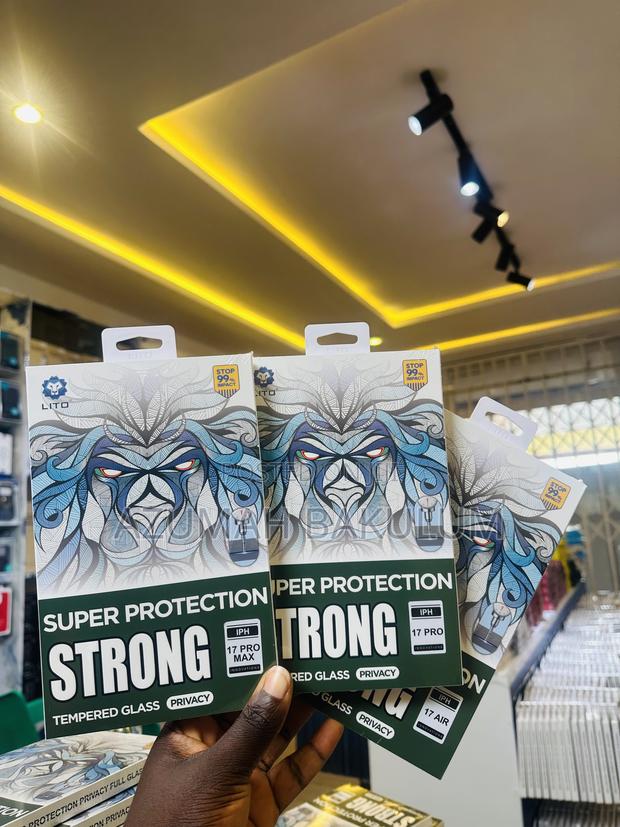 17 Pro Max / 17 Pro 17 Air Privacy Screen Protector · Photo 1