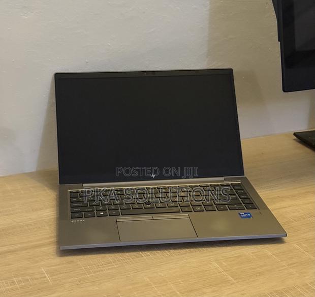 Laptop HP ZBook Firefly G8 16GB Intel Core I5 SSD 512GB · Photo 5