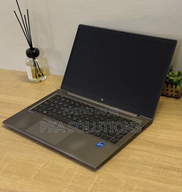 Laptop HP ZBook Firefly G8 16GB Intel Core I5 SSD 512GB · Photo 8