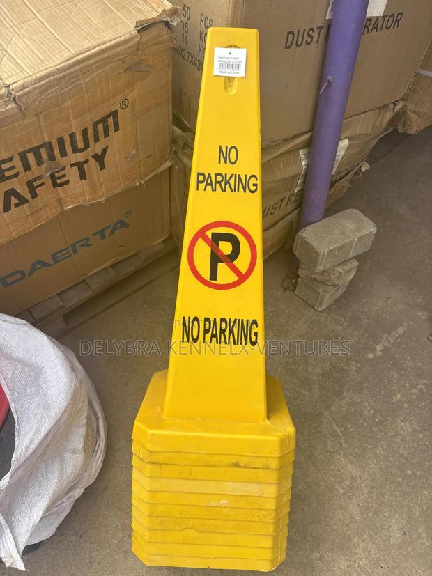 No Parking Sign Cone · Photo 1