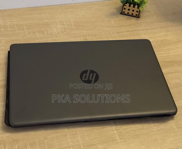 New Laptop HP 250 G8 16GB Intel Core I3 SSD 256GB · Photo 1