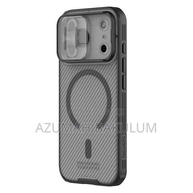 17 Pro Transparent Black Camshield Magnetic Case · Photo 1