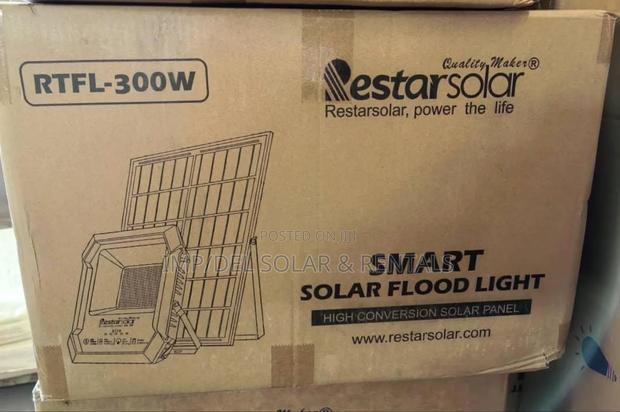 300w Solar Led Floodlight With Panel, Remote Control, Timer Functions · Photo 5