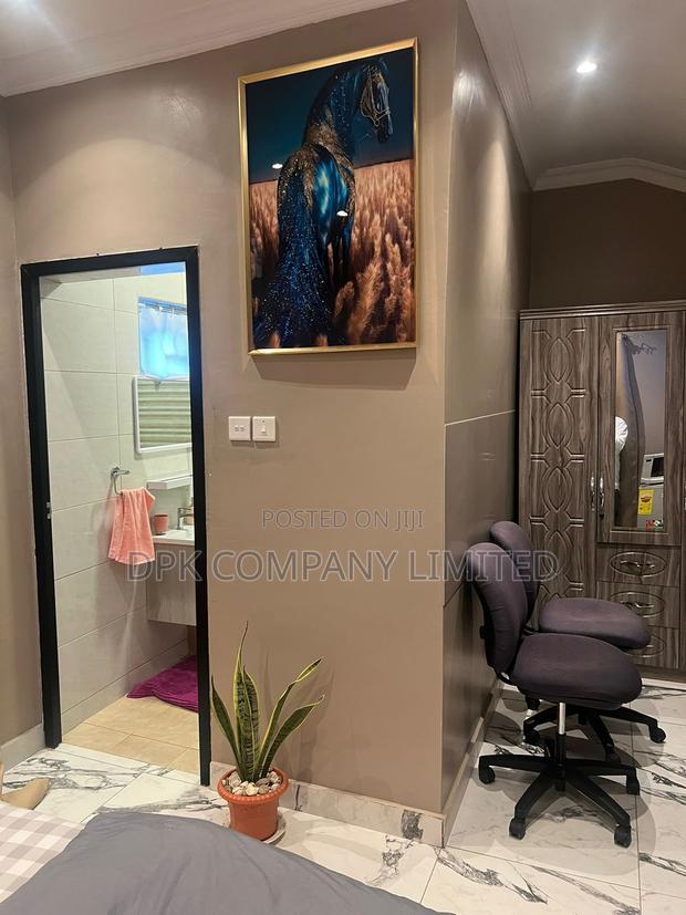 1bedroom en-Suite|Dstv|Internet|Air Con Room (Min 2 Days ) · Photo 3