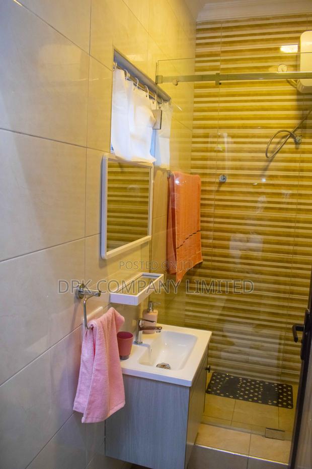 1bedroom en-Suite|Dstv|Internet|Air Con Room (Min 2 Days ) · Photo 4