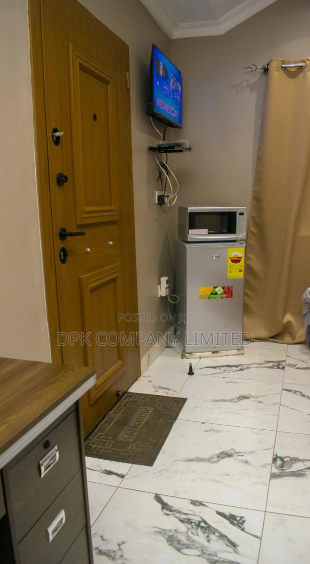 1bedroom en-Suite|Dstv|Internet|Air Con Room (Min 2 Days ) · Photo 5