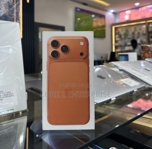 New Apple iPhone 17 Pro Max 256 GB Orange · Photo 1