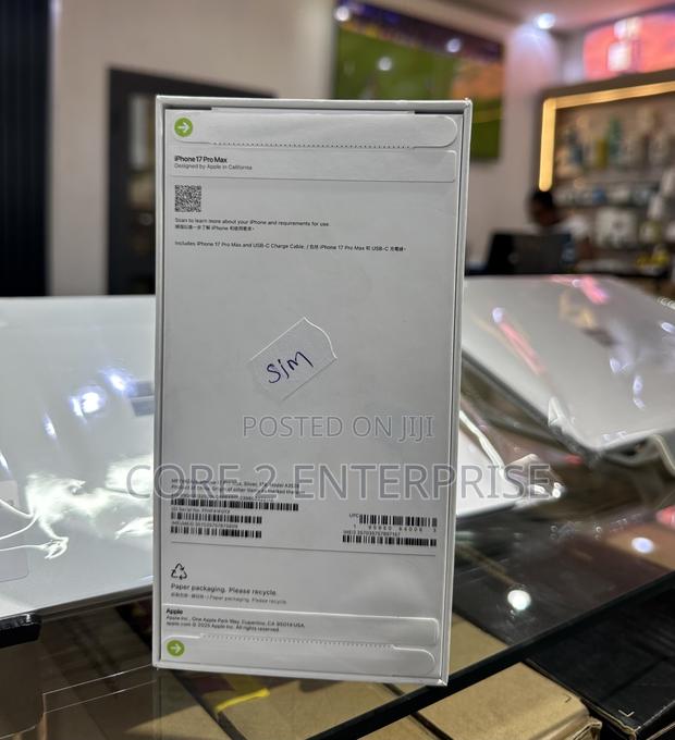New Apple iPhone 17 Pro Max 1 TB Silver · Photo 2