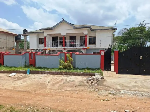 7bdrm House in Fredimens Real, Afigya-Kwabre for sale · Photo 1