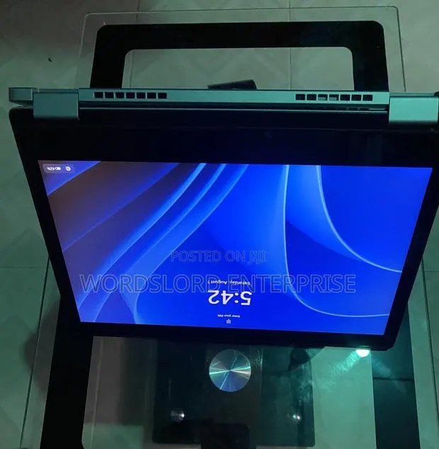 Laptop Dell Latitude 3310 2-in-1 8GB Intel Core i5 SSD 256GB · Photo 1