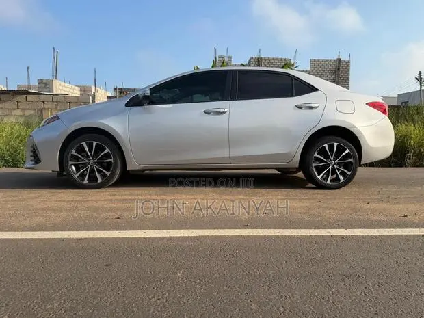 Toyota Corolla 2018 · Photo 1