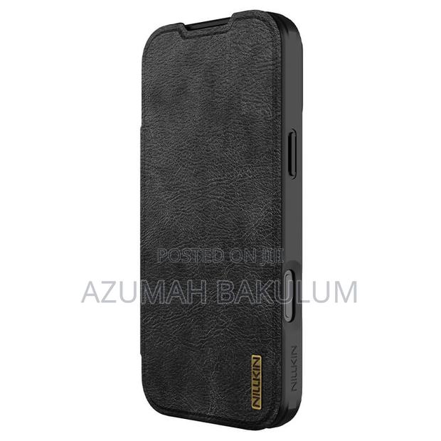 17 Pro Max | 17 Pro Leather Flip Cover · Photo 7