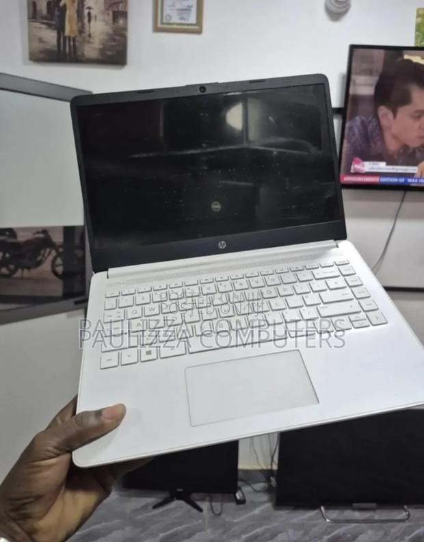 Laptop HP 14-dq1088wm 8GB Intel Core i5 SSD 256GB · Photo 1
