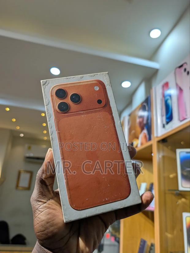 New Apple iPhone 17 Pro Max 512 GB Orange · Photo 7