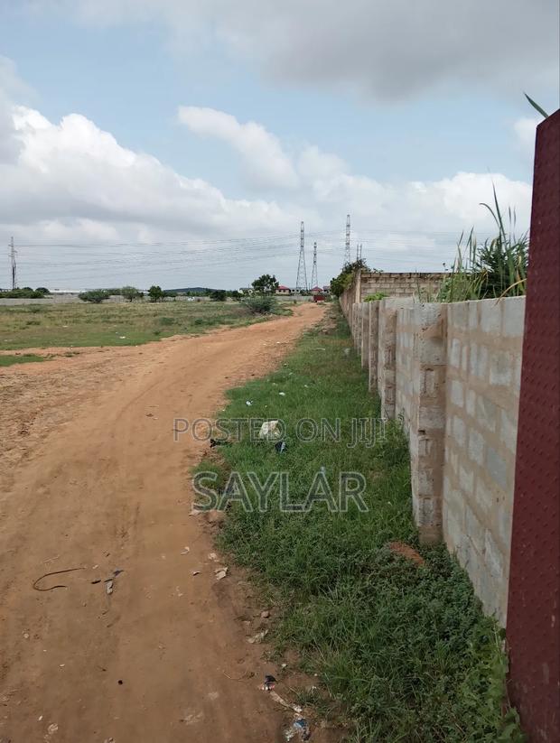 15 Acres Fully Fenced Facing the Motto Way,On Hot Sale · Photo 2