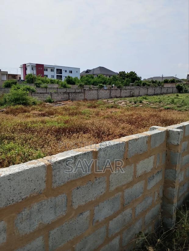 A Half Plot Fully Fenced at Celebrity Golf Course Area Sakomono · Photo 3