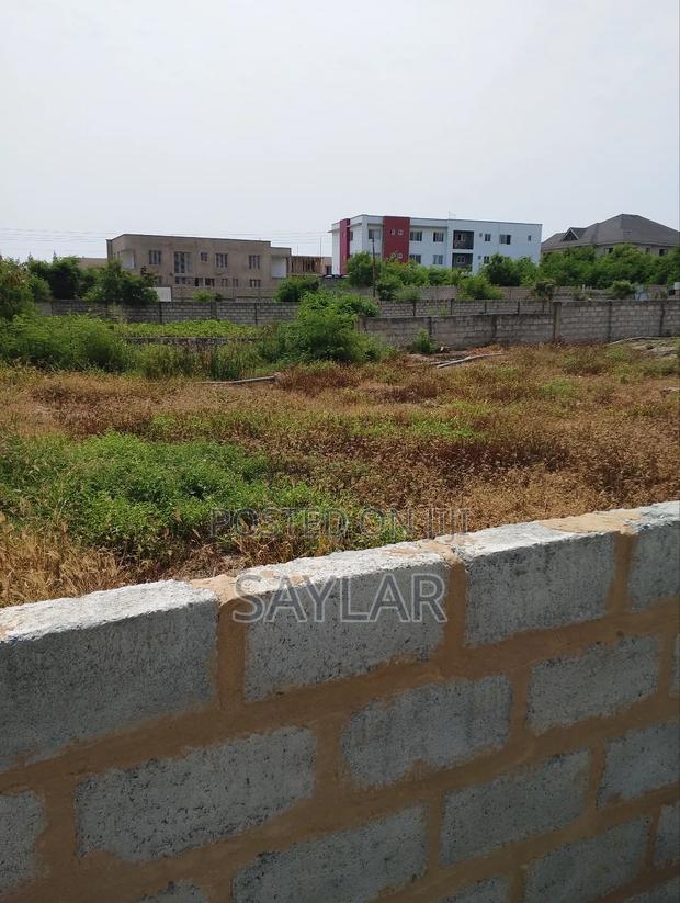 A Half Plot Fully Fenced at Celebrity Golf Course Area Sakomono · Photo 4