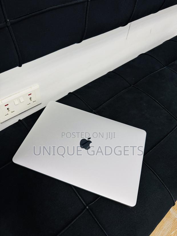 Laptop Apple MacBook Pro 2017 8GB Intel Core i5 SSD 256GB · Photo 4