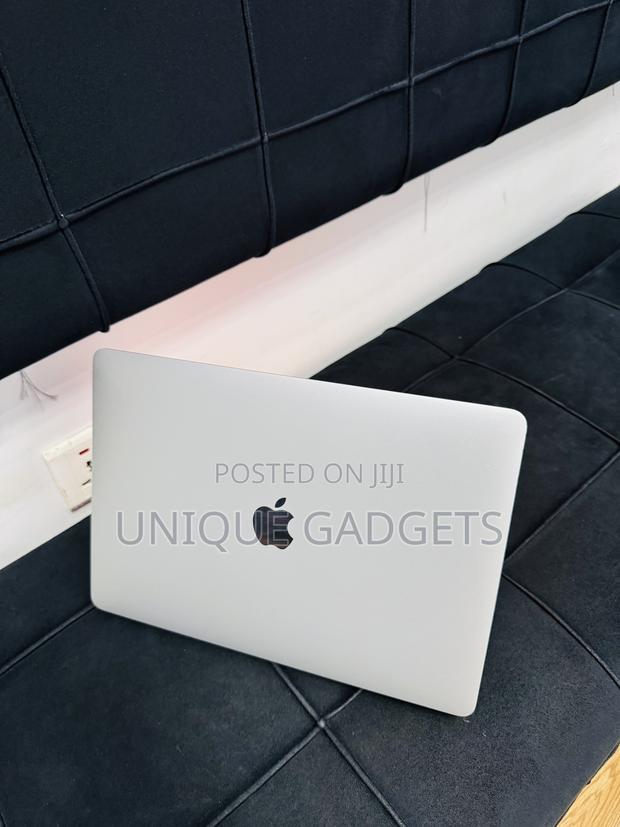 Laptop Apple MacBook Pro 2017 8GB Intel Core i5 SSD 256GB · Photo 3
