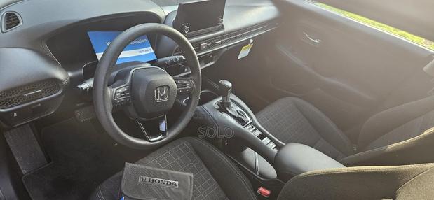 Honda HR-V LX AWD CVT 2025 Gray · Photo 4