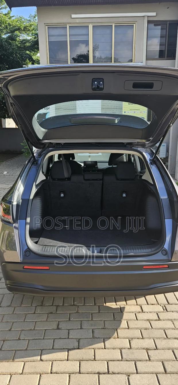 Honda HR-V LX AWD CVT 2025 Gray · Photo 6