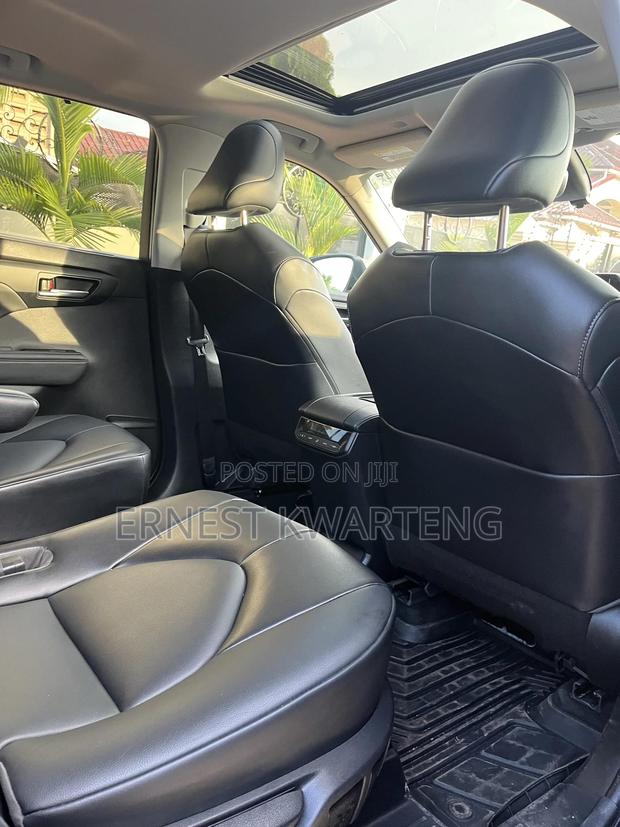 Toyota Highlander XLE 2022 Black · Photo 1