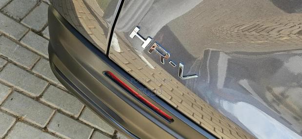 Honda HR-V LX AWD CVT 2025 Gray · Photo 7