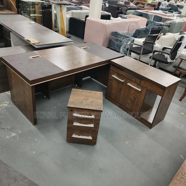 Executive Apex L-Shaped Desk · Photo 1