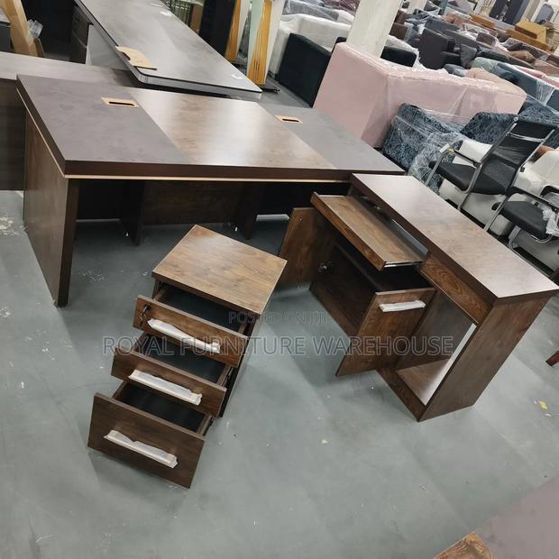 Executive Apex L-Shaped Desk · Photo 2