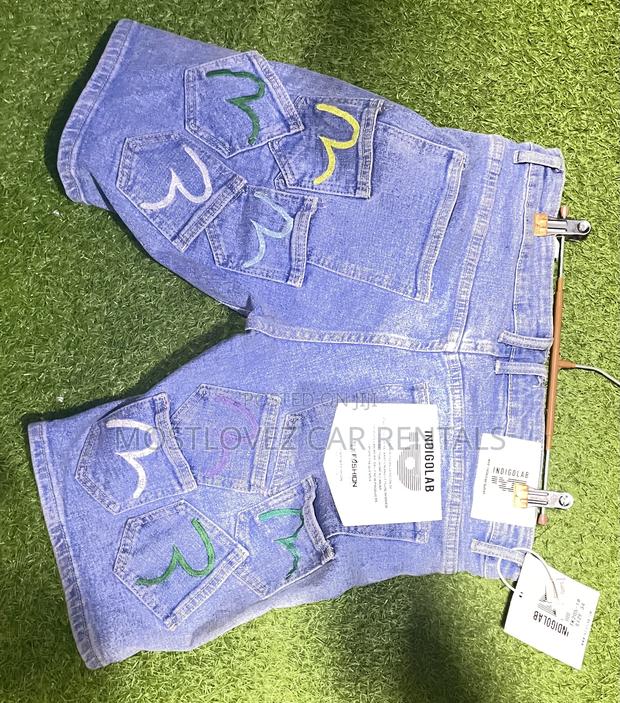 Jean Short For Sale - Size 34 In Stock · Photo 3