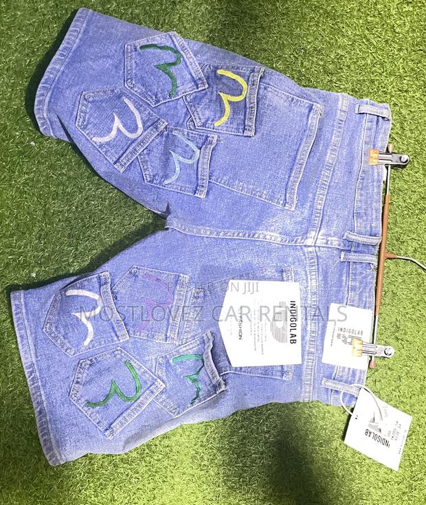 Jean Short For Sale - Size 34 In Stock · Photo 4