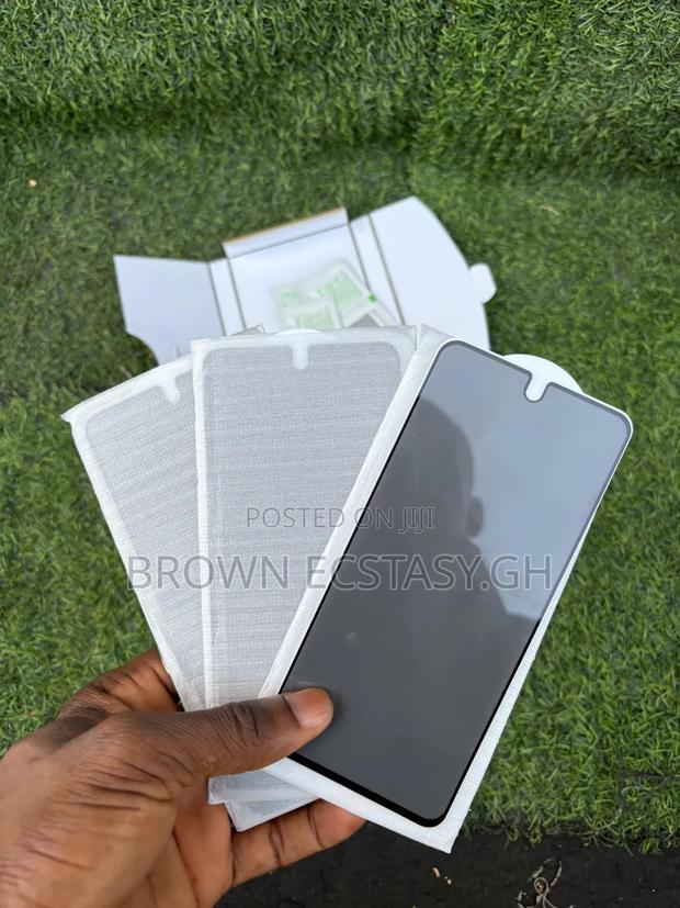 Samsung Galaxy A71 Privacy Screen Protector · Photo 2