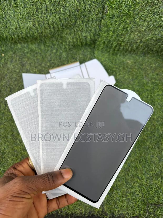 Samsung Galaxy A71 Privacy Screen Protector · Photo 3
