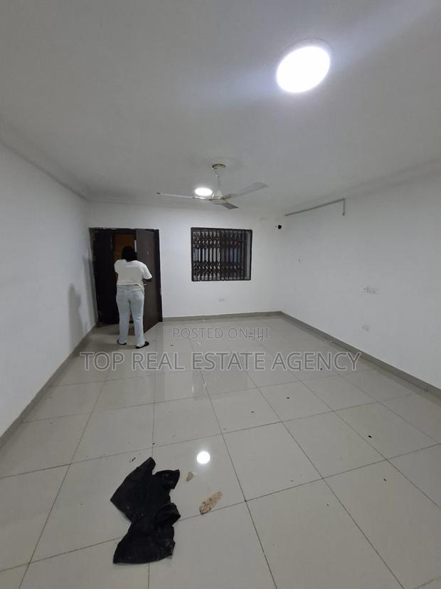 2bdrm Apartment in Danfa, Adenta for rent · Photo 2