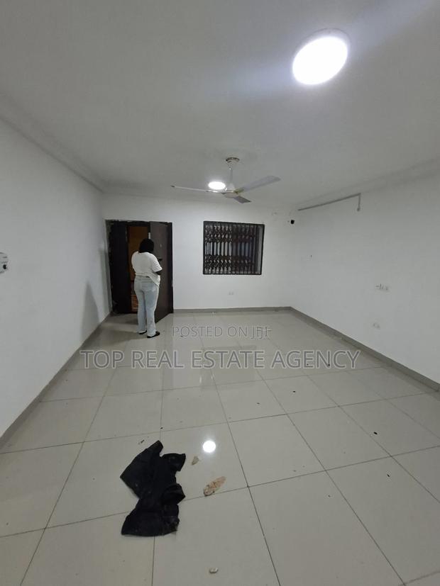 2bdrm Apartment in Danfa, Adenta for rent · Photo 3