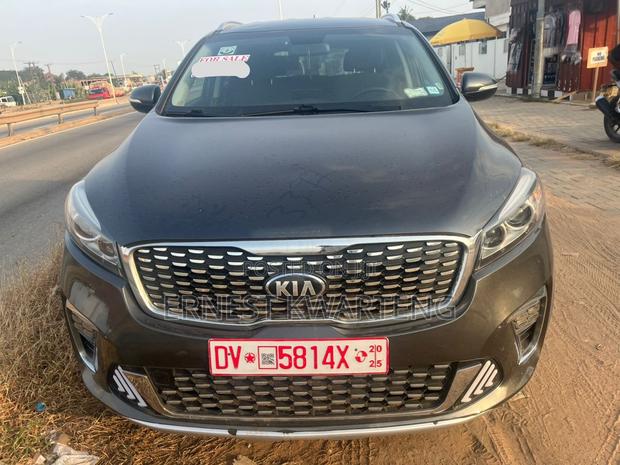 Kia Sorento 2019 Gray · Photo 1