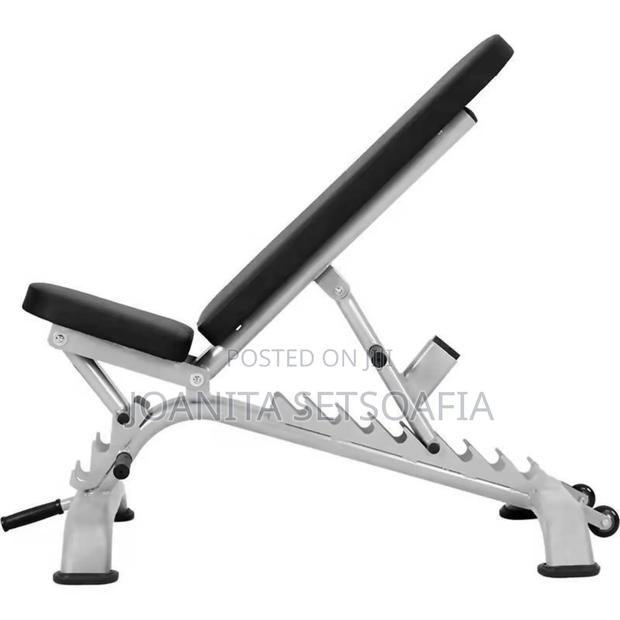 Commercial Bench Press · Photo 4