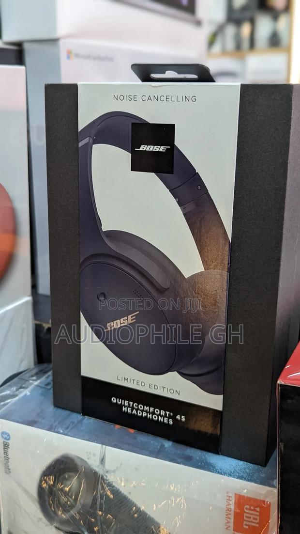 Bose Quietcomfort 45 Noise Cancelling Smart Headphones · Photo 2