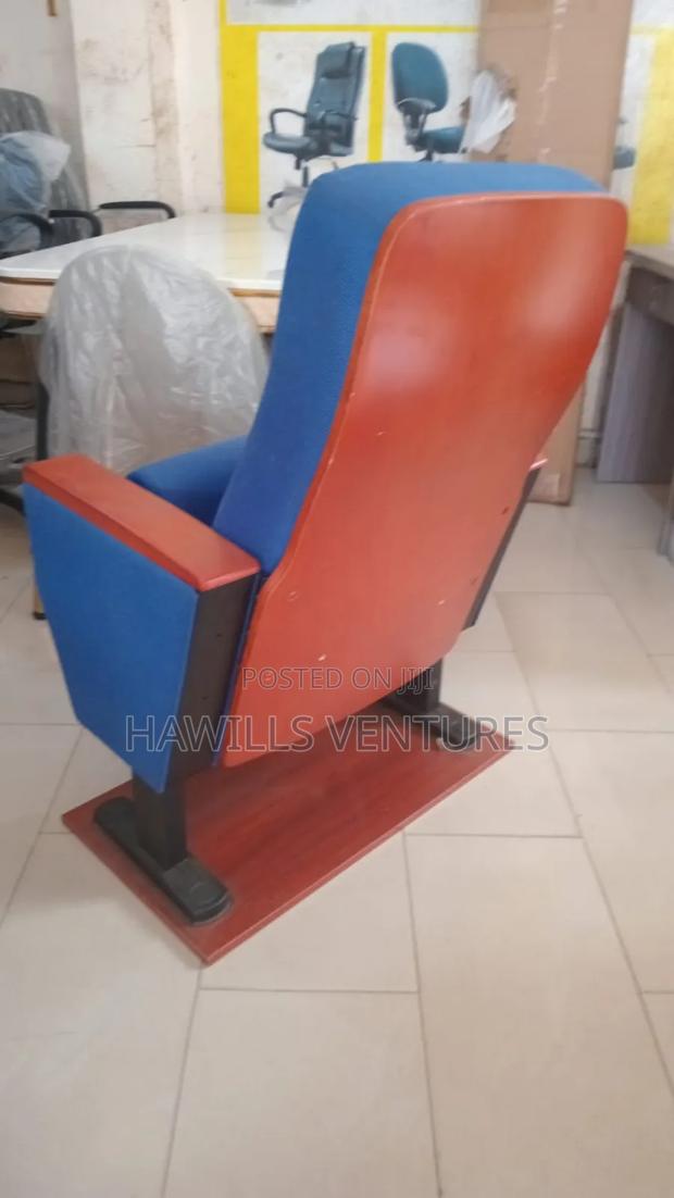 Auditorium Conference Room Chair · Photo 1