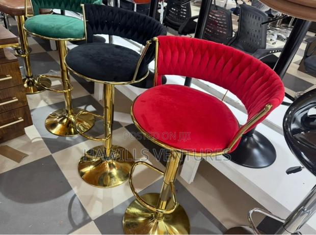 Nordic Fashionable Bar Chair · Photo 1