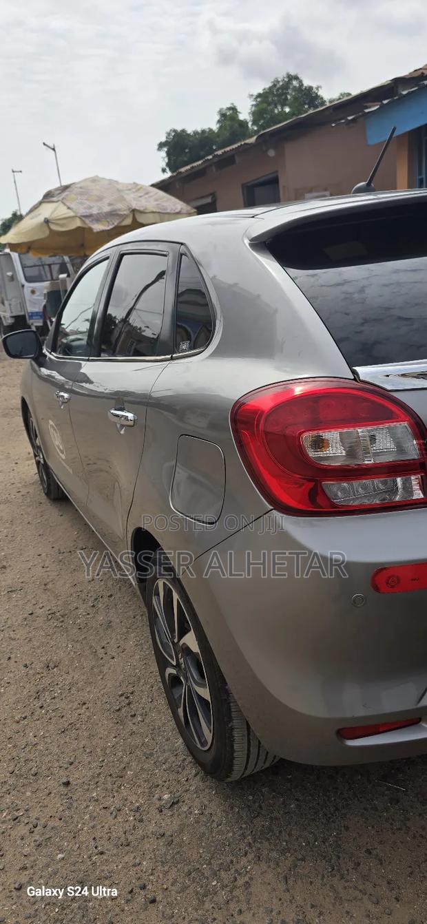 Suzuki Baleno 2021 Silver · Photo 3