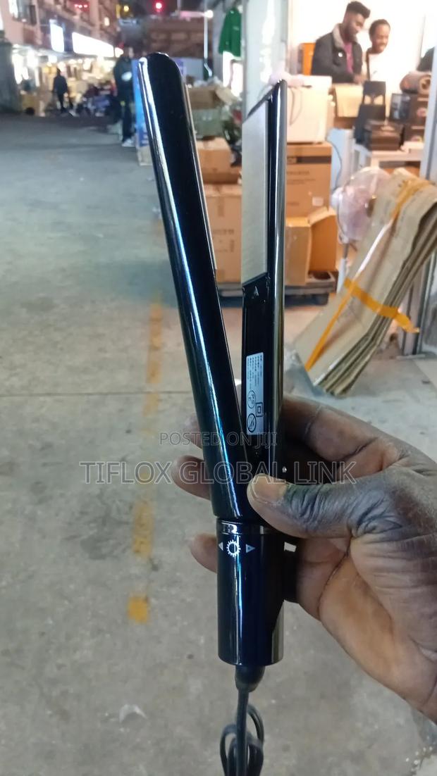 Hair Straightener (Usa) · Photo 2