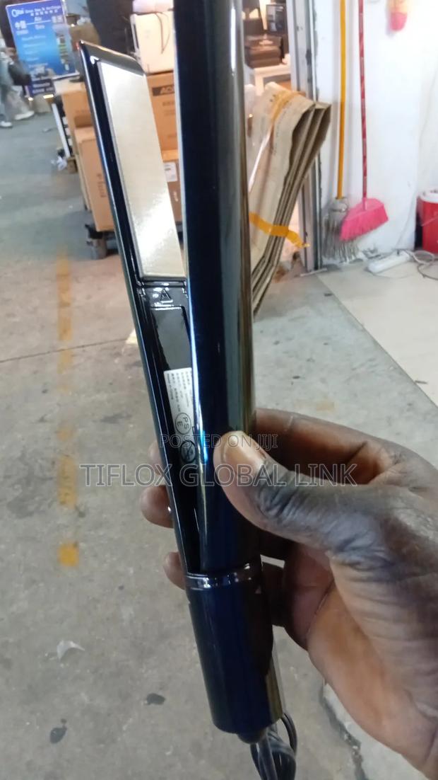 Hair Straightener (Usa) · Photo 3