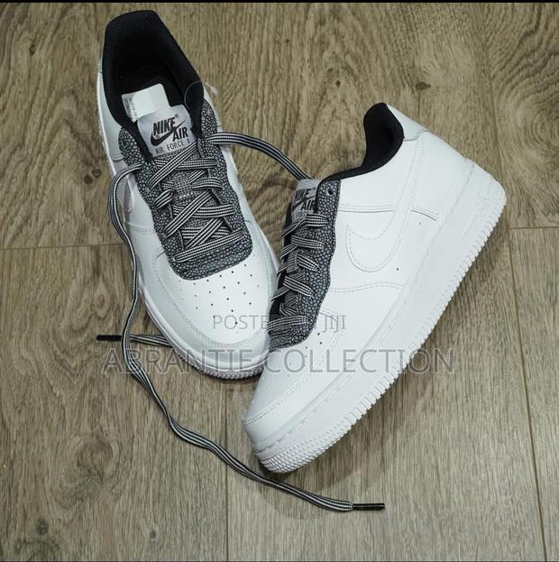 Authentic Nike Air Force 1 White Cook Grey · Photo 1