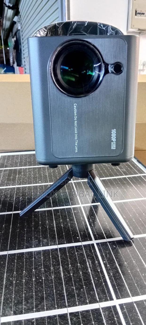 Hd Multimedia Led Projector (Uk) · Photo 1